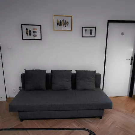 Spin By # One & Z E R O Apartment *